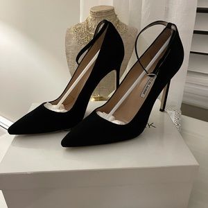 Manolo Blahnik ANKLE-STRAP BB PUMPS